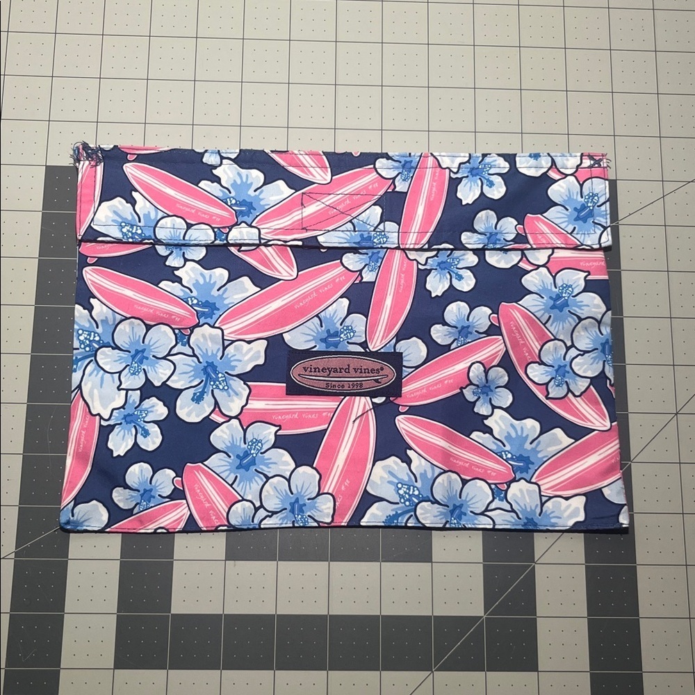 Vineyard Vines preppy Surfboard fold over travel clutch purse bag